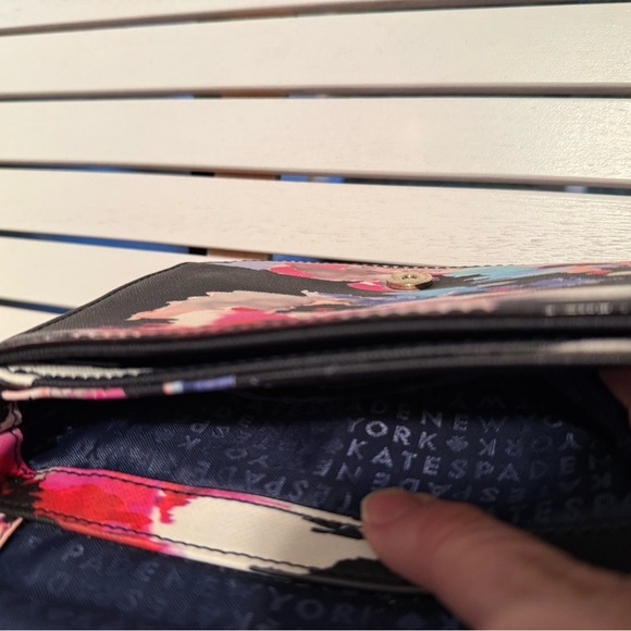 KATE SPADE Laurel Way Carsen Crossbody Bag black Multi Floral Leather WKRU4141 - Picture 7 of 9